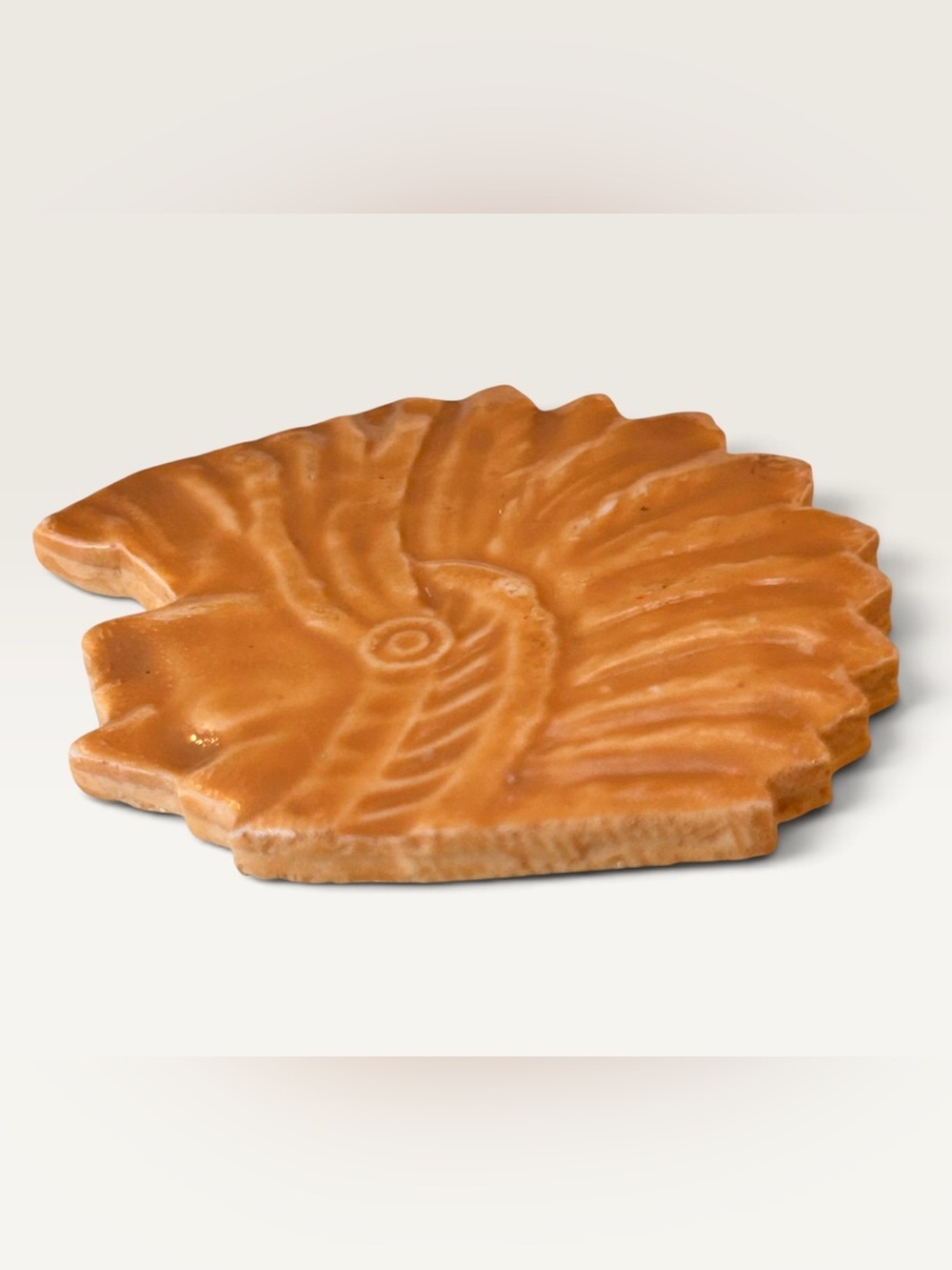 Vintage Ceramic Native American Chief Profile Brooch 1940s–60s, Caramel Glaze - Picture 4 of 4